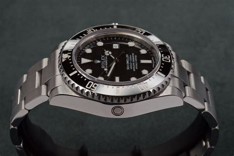 rolex 40mm sea dweller|Rolex Sea-Dweller bezel.